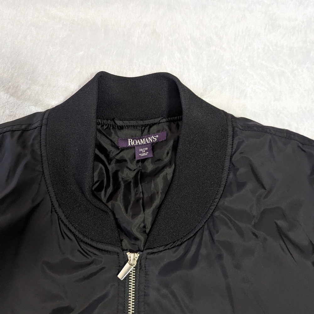 Roaman's black nylon puffy bomber jacket size 26/28 WARM!